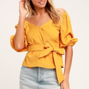 NWOT! Billabong mustard wrap top